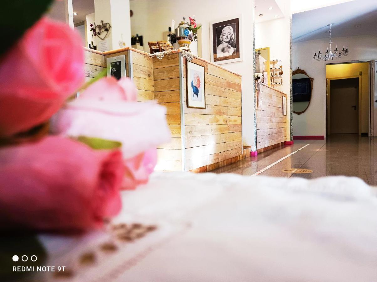Hotel Garisenda -B&B&Brunch in centro a Riccione- Exterior foto