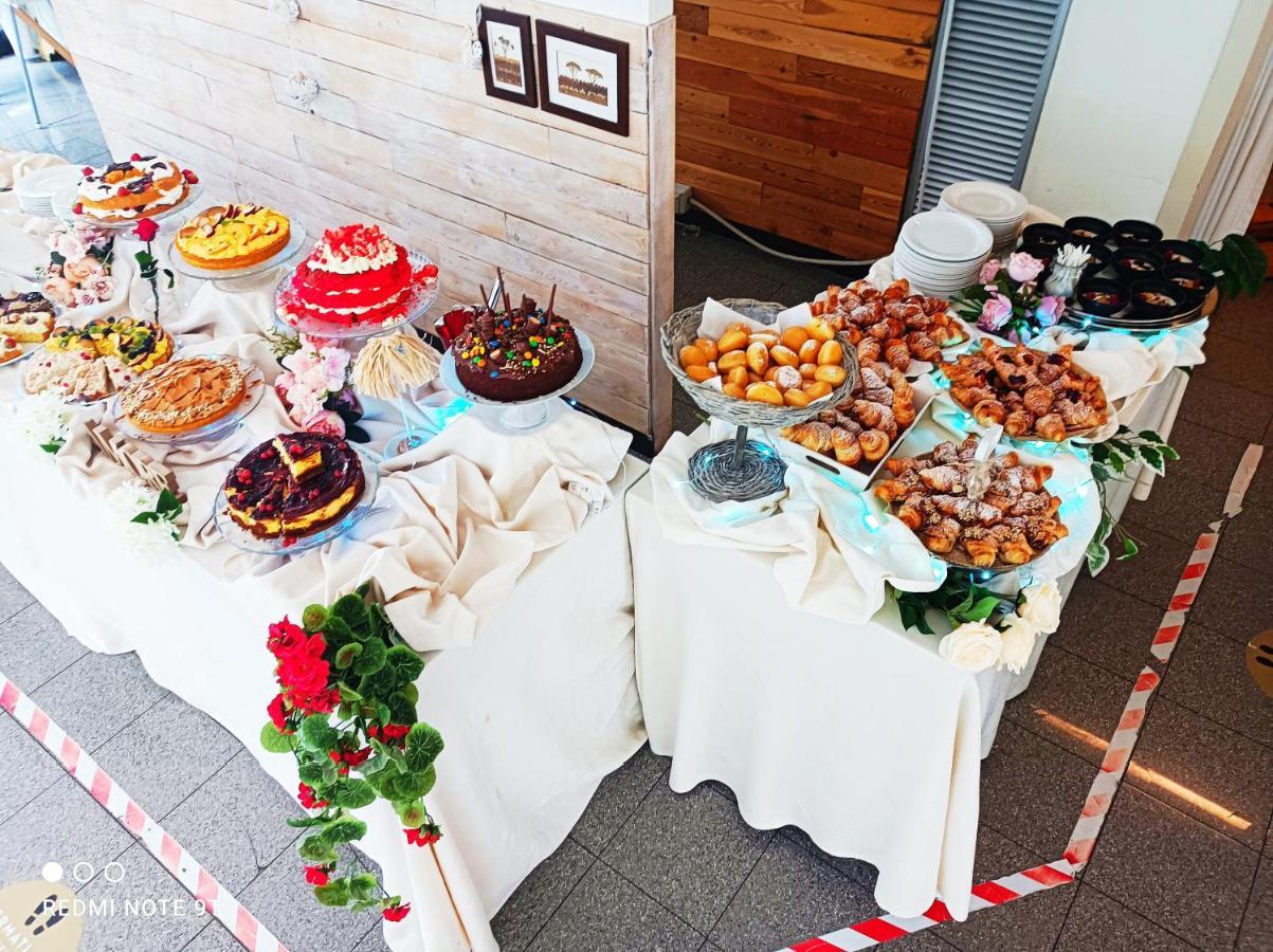 Hotel Garisenda -B&B&Brunch in centro a Riccione- Exterior foto