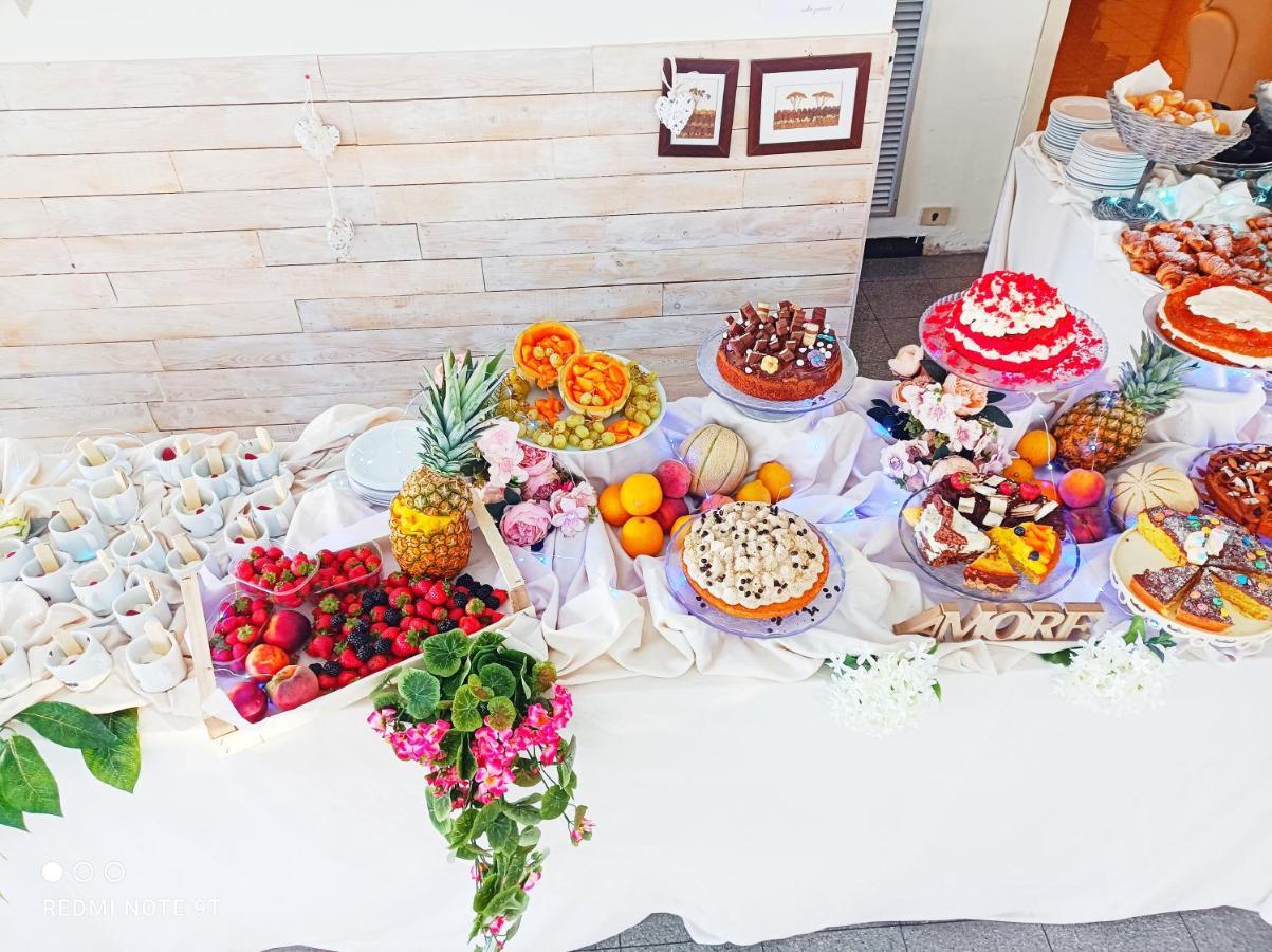 Hotel Garisenda -B&B&Brunch in centro a Riccione- Exterior foto