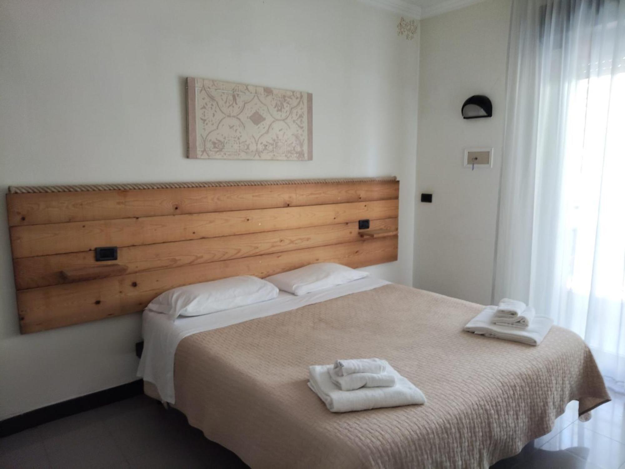 Hotel Garisenda -B&B&Brunch in centro a Riccione- Exterior foto