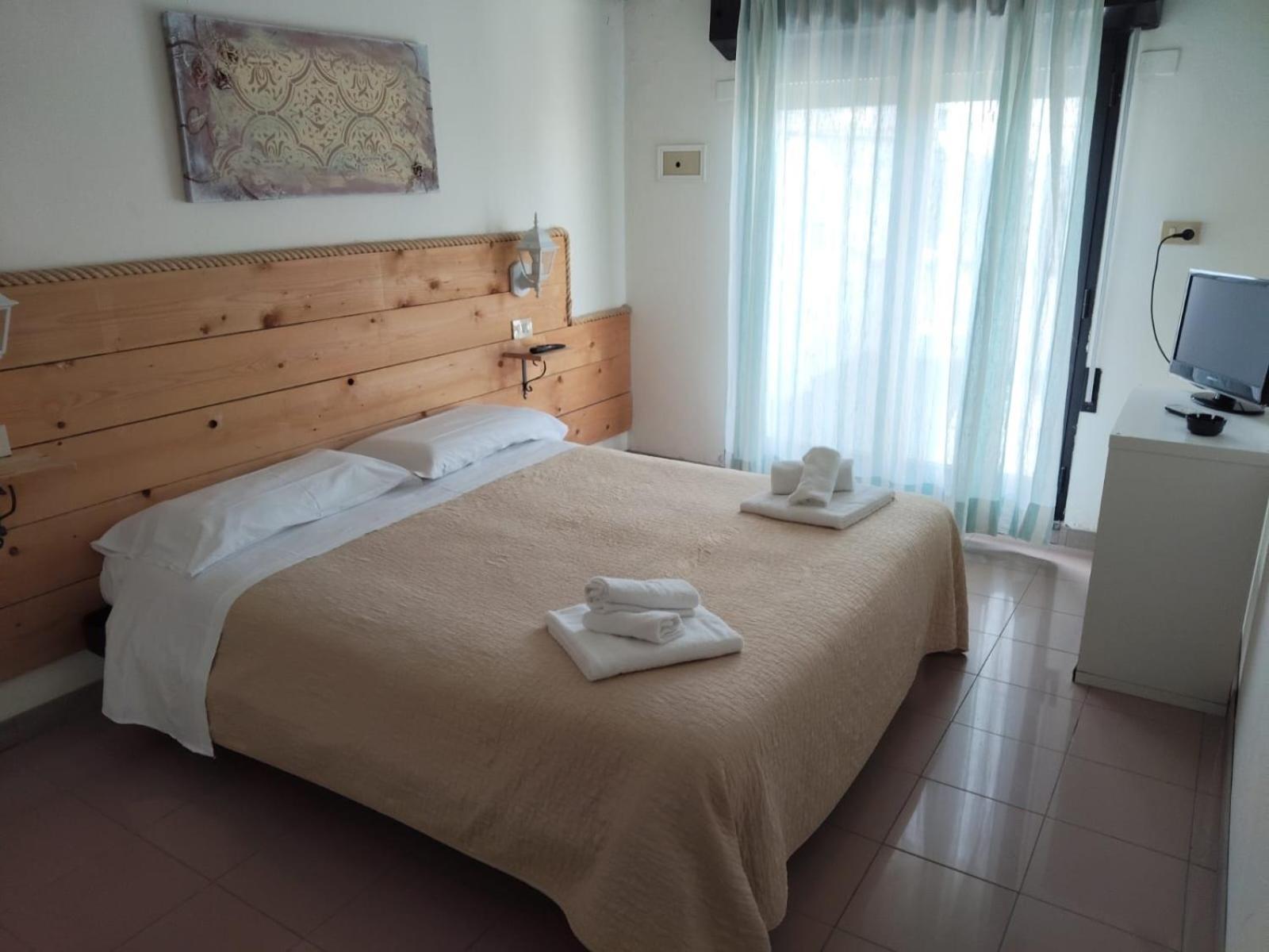 Hotel Garisenda -B&B&Brunch in centro a Riccione- Exterior foto