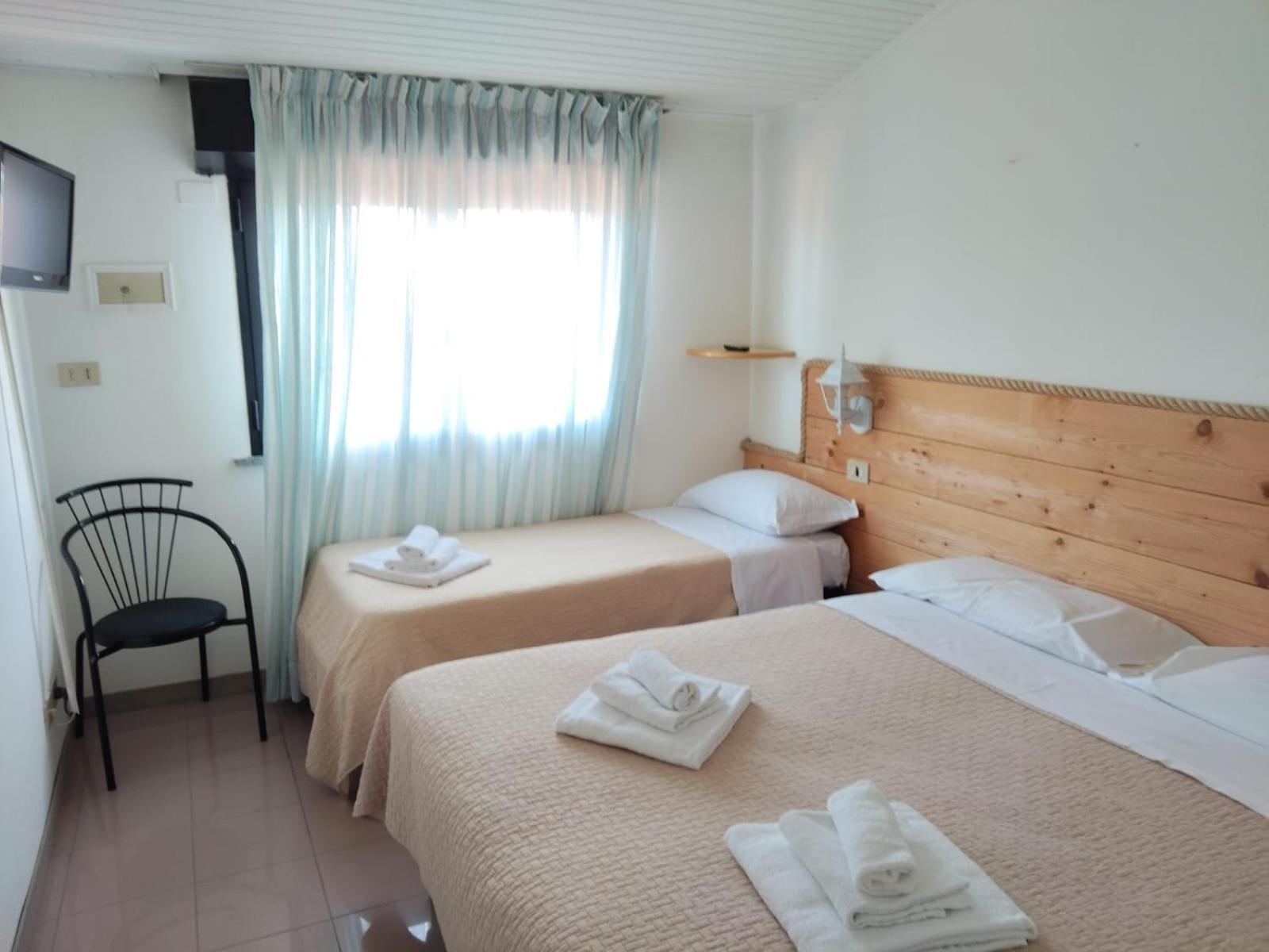 Hotel Garisenda -B&B&Brunch in centro a Riccione- Exterior foto