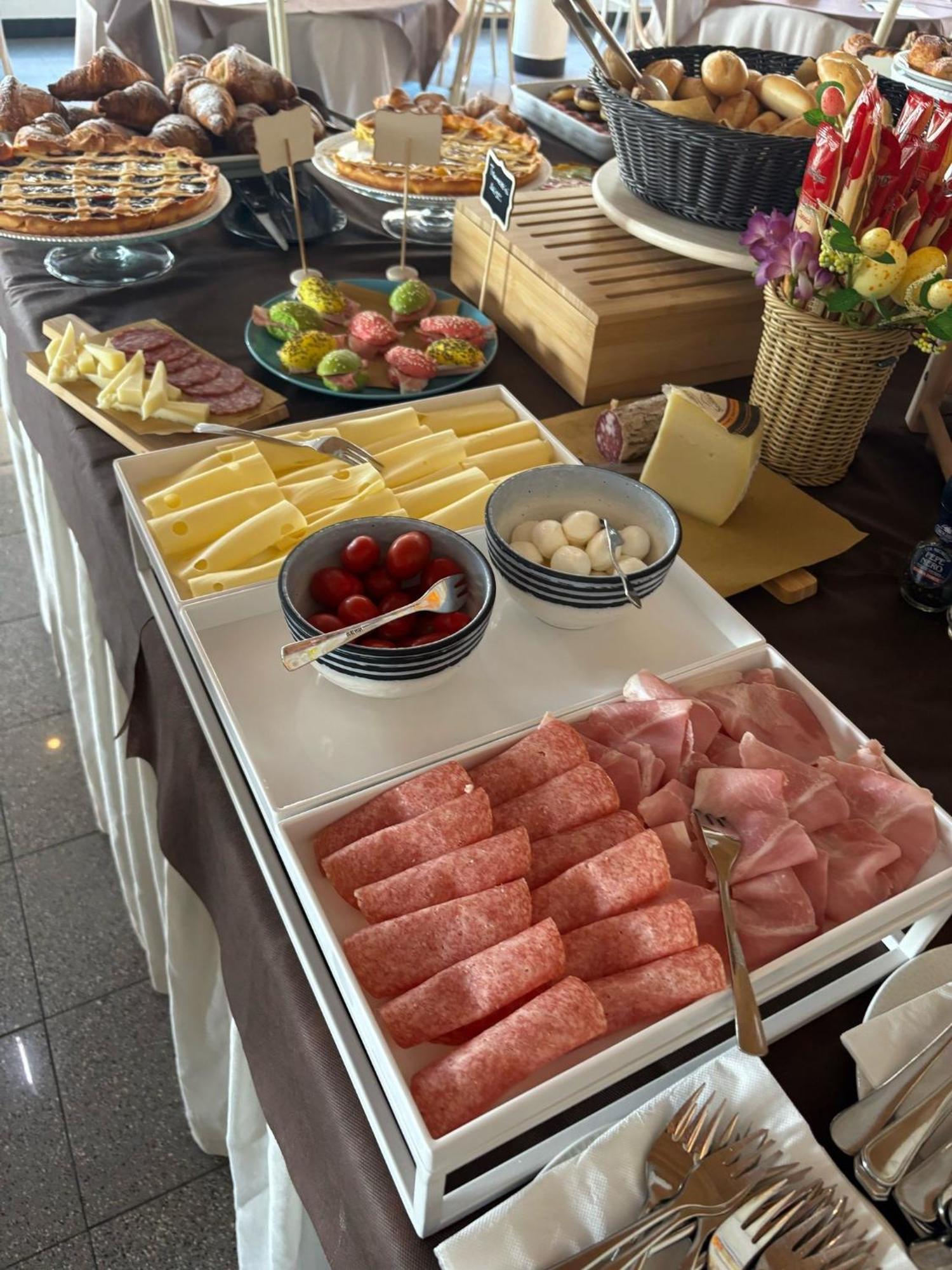 Hotel Garisenda -B&B&Brunch in centro a Riccione- Exterior foto