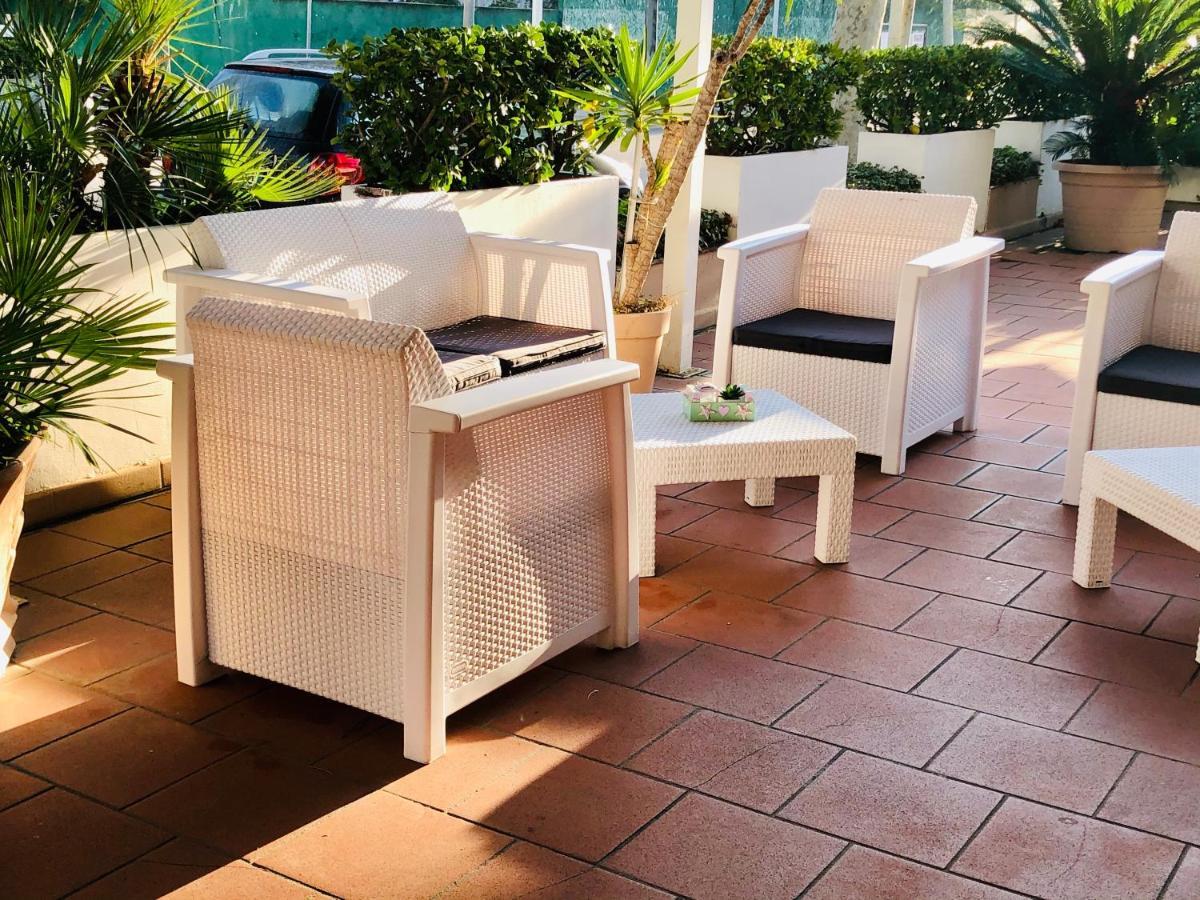 Hotel Garisenda -B&B&Brunch in centro a Riccione- Exterior foto
